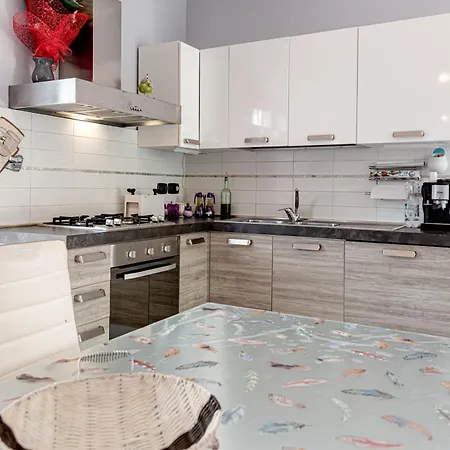 Sandra House -