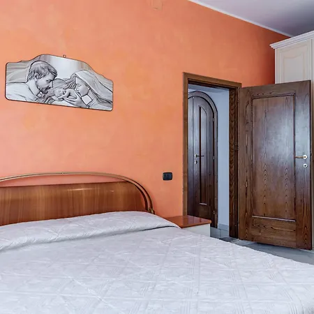 Holiday home Sandra House - *